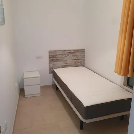 Bajo Con Piscina En La Playa Apartment
